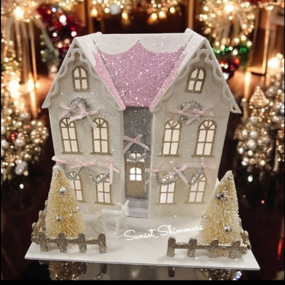 CUPCAKES AND CASHMERE Christmas Pink White Putz Victorian House Led Light Up New - Picture 1 of 5